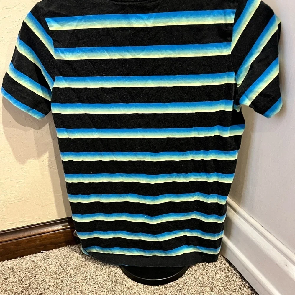Nike Striped Logo Tee Size L(14-16) Black Blue Yellow